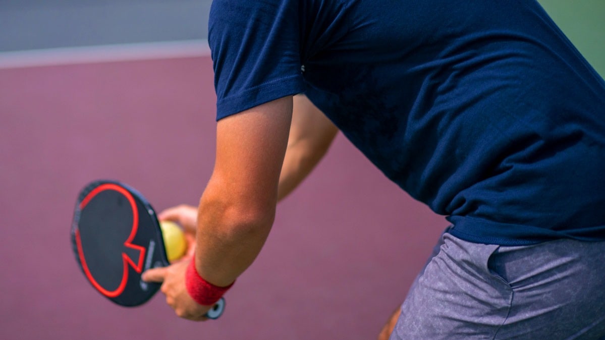 Best Techniques for a Beginners' Serve in Pickleball